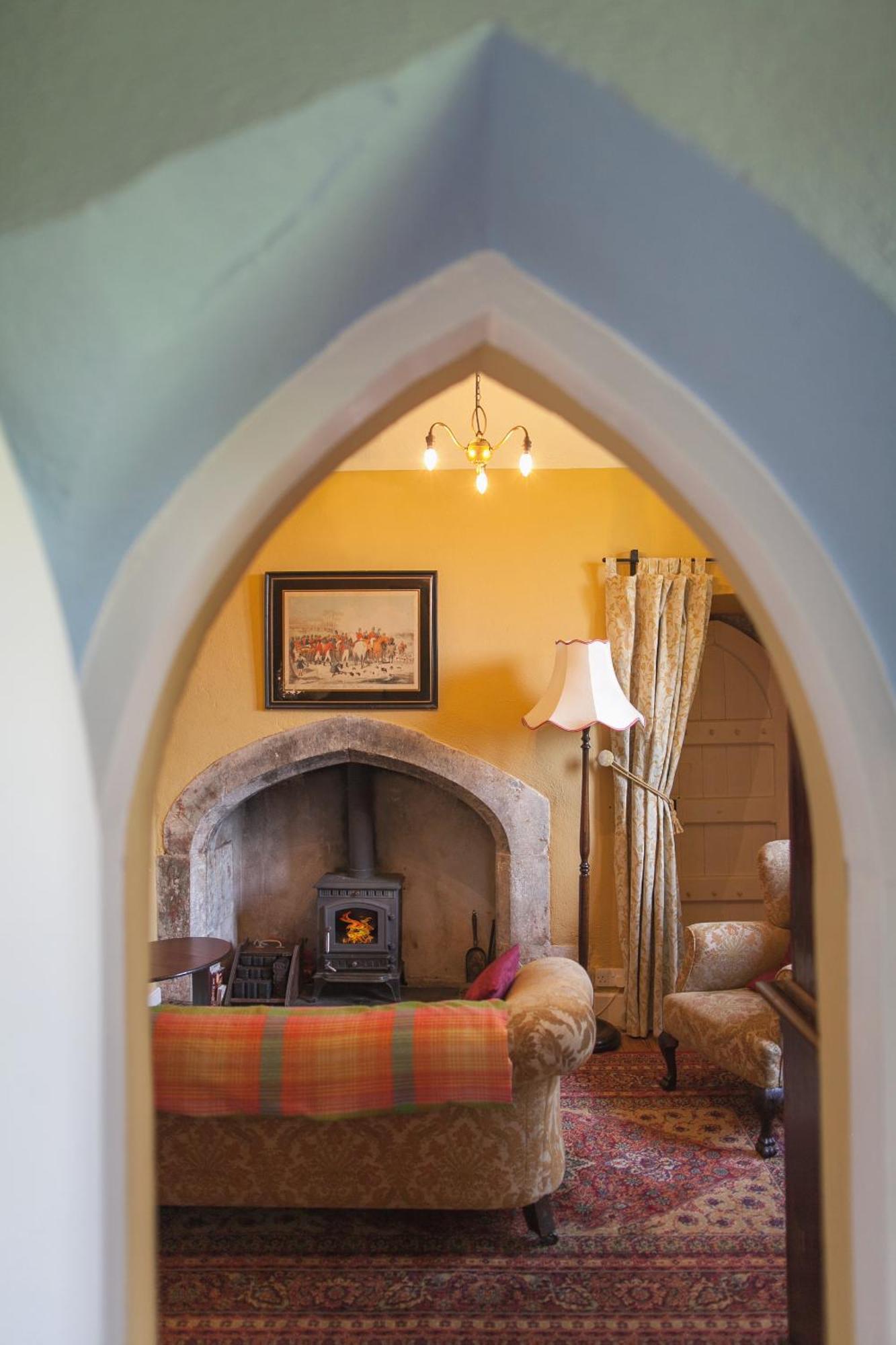 Anne'S Grove Miniature Castle Vila Castletownroche Exterior foto