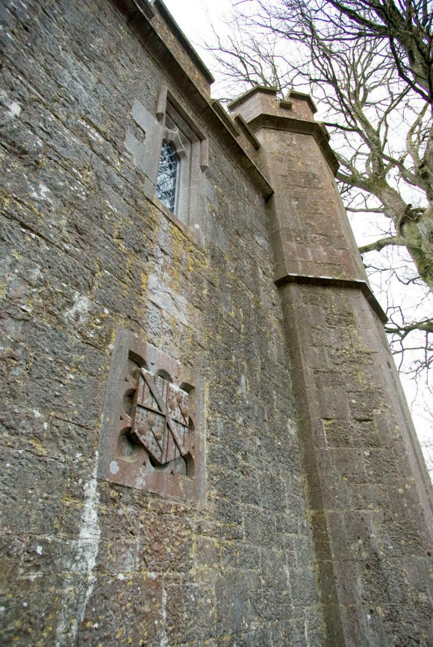 Anne'S Grove Miniature Castle Vila Castletownroche Exterior foto